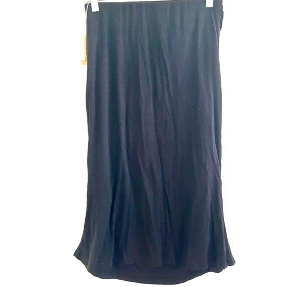 Soft Black Women's Skirt - Picture 3 of 4